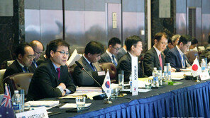 한국·일본, RCEP 계기 양자회의…“韓 화이트리스트 유지해야”