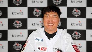 ‘은퇴식’ 이진영 “제2의 야구인생, 선생님보다는 도움 주는 지도자로”