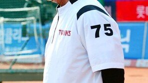 [SD 수원 코멘트] 류중일 감독, “박용택 시즌 첫 홈런 축하해!”