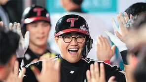 ‘켈리 10승+채은성 만루포’… LG “두산, 이젠 3위 내놔라”