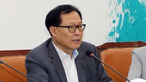 문병호 “조국, 촛불혁명 성과 거뒀다는 건 소가 웃을 일”