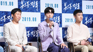 묵직하면서도 뾰족한 치명적 돌멩이, 영화 ‘봉오동 전투’