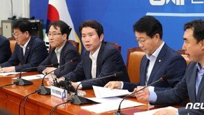 與 “화이트국가 배제땐 경제전면전…日 대가치를 것”