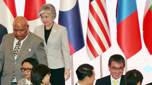 한·일, ‘백색국가 배제’ 놓고 이례적 논박 교환…韓 판정승?