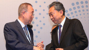 하토야마 前 일본 총리 “日, 한국 백색국가 제외 취소해야”