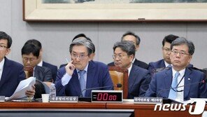 노영민 “지소미아, 24일까지가 통보시점…그때까지 신중 검토”