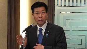 아베 보좌관, 한국 의원들 만나 “한국 과거 매춘관광국” 망언