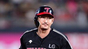 ‘옆구리 근육 미세 손상’ 박용택, 복귀까지 최소 4주 필요