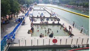 파리 센강의 떠다니는 수영장… 환경이슈 선도하는 佛의 도시혁명