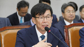 김상조 “日 화이트리스트 배제, 중단 아냐…재논의 할 것”