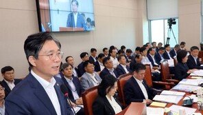 성윤모 “백색국가 日 제외, 맞대응 아냐…그들과 달라”