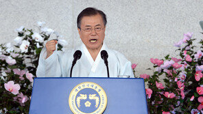 文대통령 광복절 경축사 3대 키워드는 ‘경제·평화·일본’