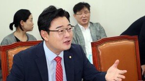 한국당 “北, 경축사에 미사일로 답…이래도 평화의 봄이냐”