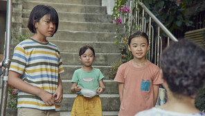 봉준호 감독, 윤가은 감독 영화 ‘우리집’ 극찬하다