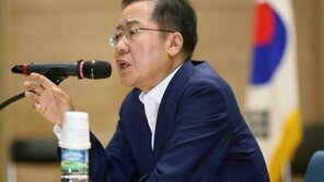홍준표 “한국당, 헛발질하지 말고 팩트로 (조국) 공격하라”