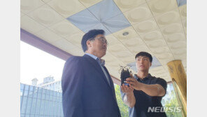 우원식, ‘패스트트랙 수사’ 출석…“한국당, 숨지마라”