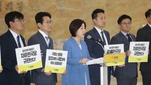 정의당 심상찮은 기류변화…“특권층의 삶 조국, 적임자 의구심”