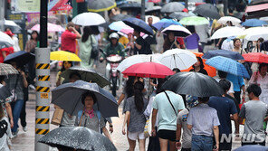 [날씨] 27일 전국 대부분 낮 30도 미만…곳곳 빗방울