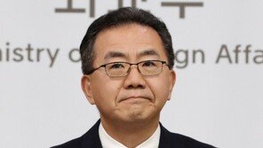 아베 “韓, 국가 간 약속 지켜야”…외교부 “결코 수용할 수없어”