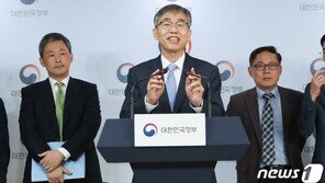 정부 “日 수출규제 대응 소재·부품·장비 R&D에 3년간 5조 투입”