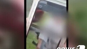 아들 놀림 소식에 소총 들고 나타난 ‘끝판 맘’…처벌은