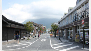 ‘관광객 전년比 6.1%↓’ 日규슈 여행 산업 직격탄…아베 지지율은 6%P↑