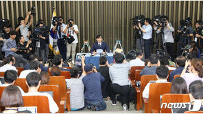 [전문] 조국 “허위사실로 아이들 공격하는 일 멈춰달라”