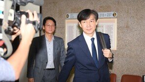 조국 “檢 수사, 법·증거 따라 전개될 것…제가 언급하면 안돼”