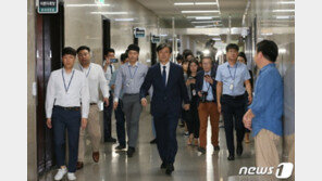 조국 “5촌 조카, 하루빨리 귀국해 사모펀드 진실 밝혀라”