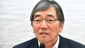 윤석헌 금감원장 “조국 사모펀드 의혹, 현재는 조사 어려워”