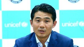 성민규 롯데 단장, “차기 감독, 데이터 박식보다는 선수 친화”