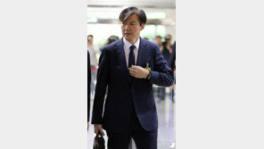 조국 후보자 국회 도착…취재진 질문에는 묵묵부답