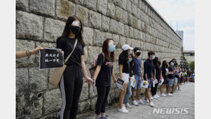 송환법 철회 선언에도 홍콩 시위 지속 …주말이 ‘분수령’