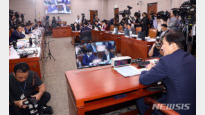 임박한 ‘조국 임명’ 정국 태풍의 핵으로…野 ‘전방위 반격’