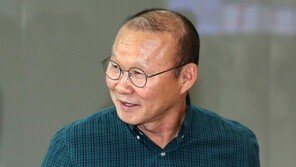 ‘쌀딩크’ 박항서, 히딩크 이겼다…베트남, 중국 2-0 완파