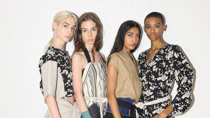 뉴욕서 선보인 폐차 가죽시트로 만든 옷