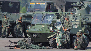 베네수엘라, 콜롬비아 접경서 15만명 군사훈련 ‘갈등 고조’