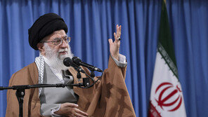 이란 최고지도자 “핵합의 복귀 안하면 美와 협상 없다”