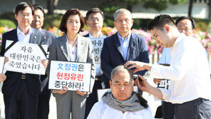 한국당 중진·지방의원도 첫 삭발…당분간 릴레이 지속될 듯