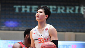 공격력 장착 위해 구슬땀 흘리는 프로 3년차 SK 안영준 