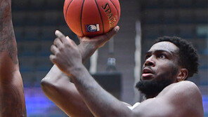 평균 29점… SK ‘복덩이 외국인’ 워니