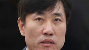 하태경 “유시민, 검찰 범죄집단 취급…정신줄 놓고 있다”