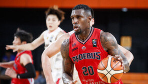 [방콕에서] 2차전 잡은 현대모비스, 26일 한일전으로 본선행 결판