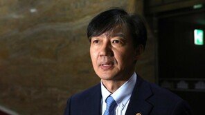 조국탄핵 추진 언급한 野…국회통과 가능성은?