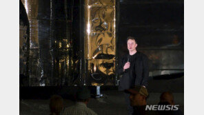 머스크, 태양계 어디든 왕복 가능 우주선 ‘스타십’ 공개