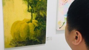 김정숙 여사 ‘2019KIAF’ 깜짝 방문…화랑들 “젊은작가 그림 구매 감사”