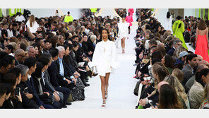 내년 봄 유행 패션은…