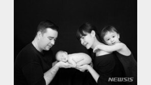 만삭·신생아 전문 사진작가 MAY KIM “아이 보며 용서·화해”