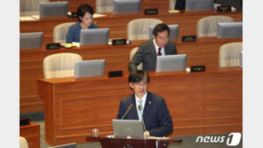 조국 “文대통령에 檢 형사·공판부 강화방안 업무보고했다”
