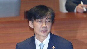조국 “검찰에 ‘아내 비공개 소환’ 요청 안했다…언제든지 협력할 것”